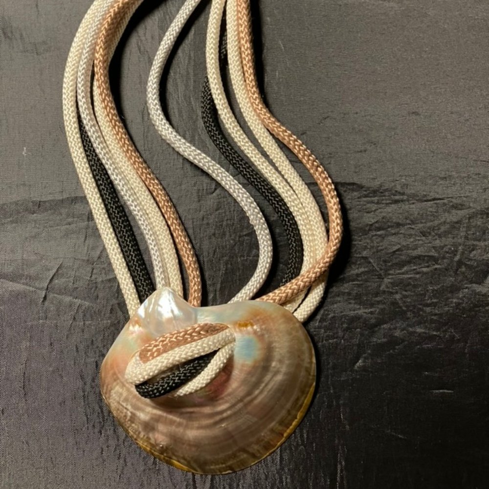 Vintage 1990s. Bold, Daring Expression! Polished … - image 5